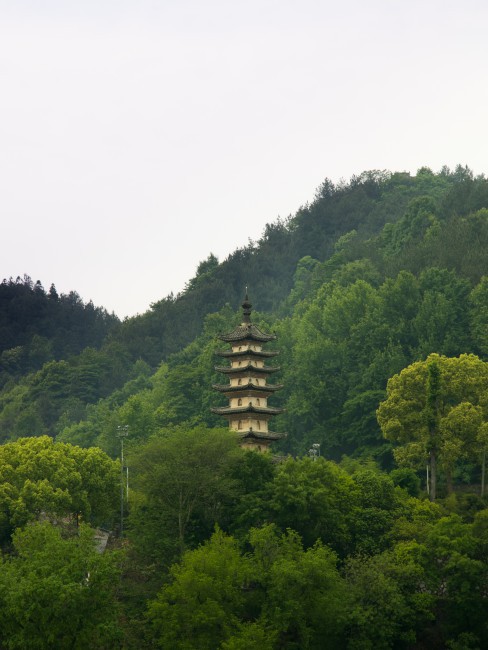 作品：云暗千峰隱，林深一塔懸攝影：高一（2）班  巫志賢.jpg