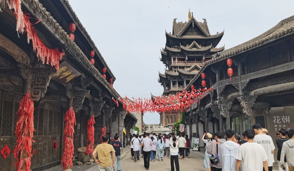 作品：塔鈴曳風(fēng)攝影：高一（12）班朱仁奕.jpg